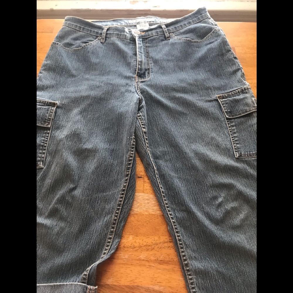 Woman’s/Missy Faded Glory Jean Capri Pants